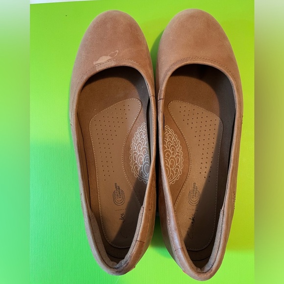 Clark’s Canebay Plain Tan Leather Flats - Picture 2 of 16